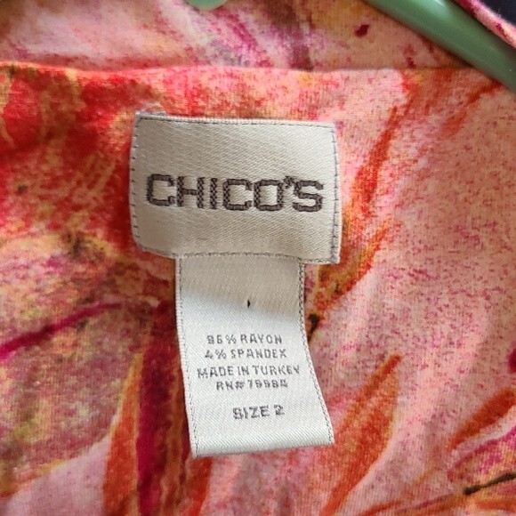 Chico's Women's patterned v neck hi low top top in Size 2 Large - Picture 4 of 6